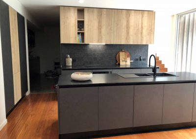 Italian Handless Kitchen Renovation with DPL Mortar and Timber look